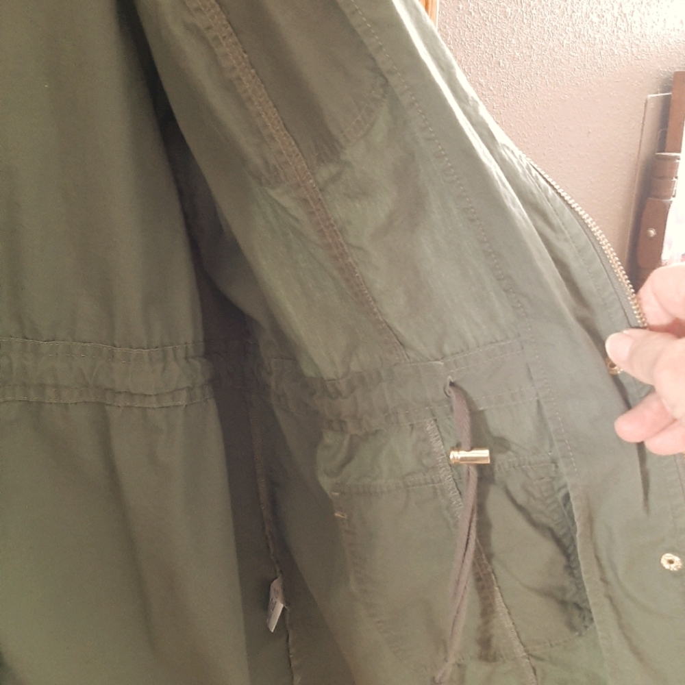 Lightweight Jacket - Picture 2 of 5